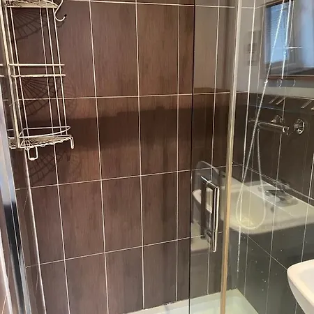Double Bedroom With En